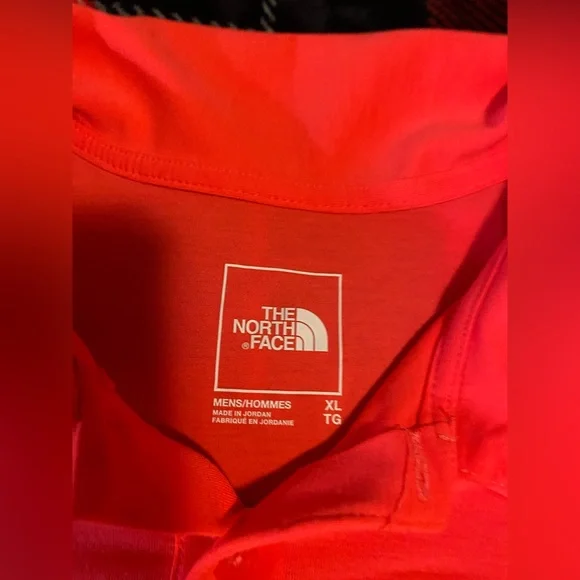 The North Face Men's Vibrant pink Polo Shirt - Picture 4 of 6